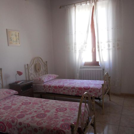 Guest House Efisio Alghero Bagian luar foto