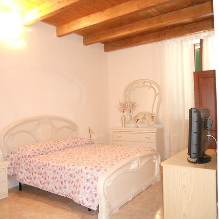 Guest House Efisio Alghero Bagian luar foto