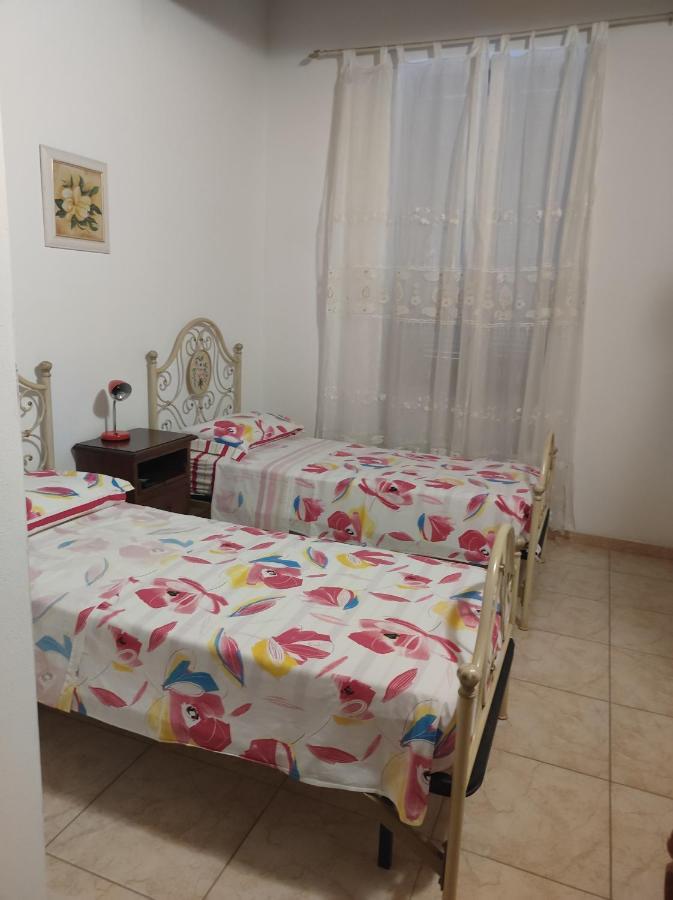 Guest House Efisio Alghero Bagian luar foto