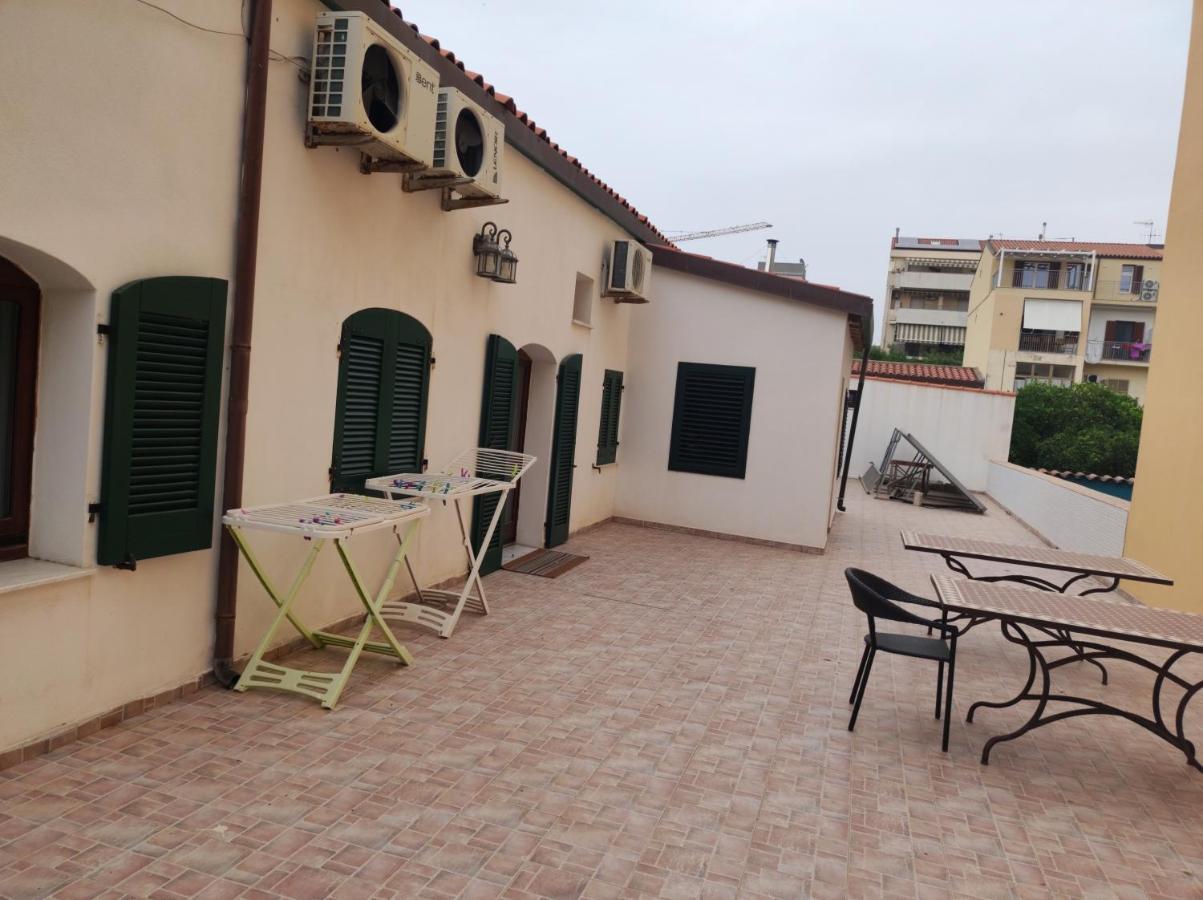 Guest House Efisio Alghero Bagian luar foto