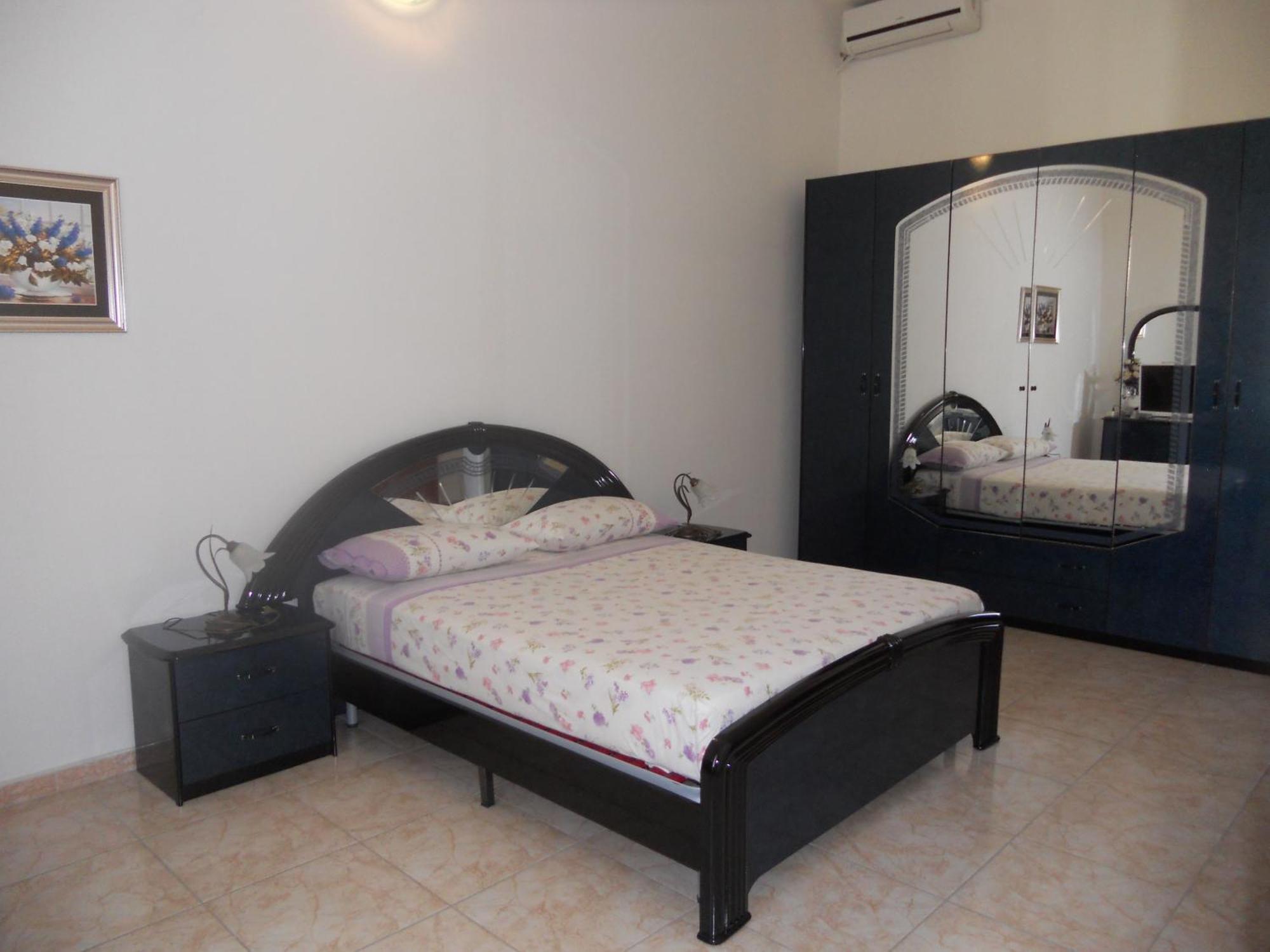 Guest House Efisio Alghero Bagian luar foto